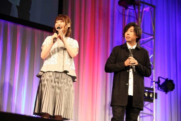 日野さんから「『デュエル！』というセリフを練習しているとお聞きしたので、ここで披露してください」とお願いされた花澤さん<br>