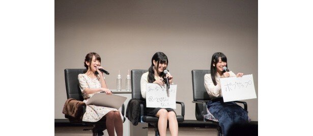 情報処理部役の3人は久々に揃ってもさすがの連携ぶり<br>