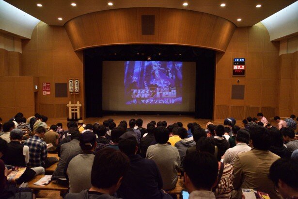第4期となる「ドライ」の新規映像をいち早く観られるとあって、阿波おどり会館の客席は満員！<br>