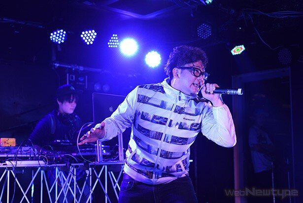 ビートが効いたハードな曲から聴かせるチューンまで、披露された楽曲の数々にフロアも大盛り上がり<br>