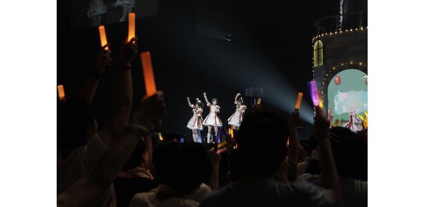 光り輝くステージで夜露士苦の挨拶！「アイドルマスター シンデレラ