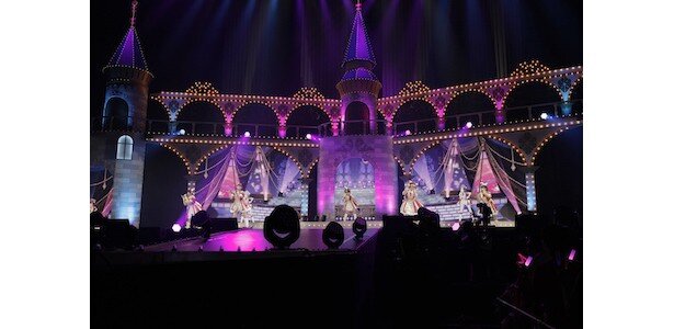 光り輝くステージで夜露士苦の挨拶！「アイドルマスター シンデレラ