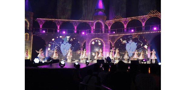 光り輝くステージで夜露士苦の挨拶！「アイドルマスター シンデレラ