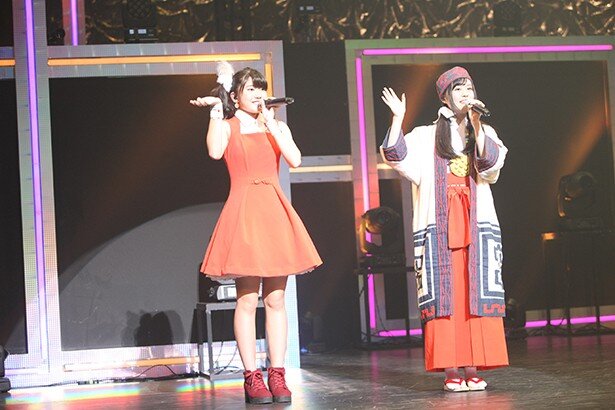 「かどみゅ！2016」 に出演した花谷麻妃さん(左)と日岡なつみさん(右)<br>