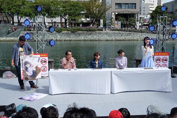 真夏のような日差しの中行なわれた「BLUE REFLECTION 幻に舞う少女の剣」ステージ<br>
