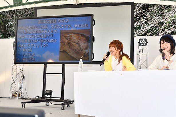 「ご当地クイズコーナー」では、古城戸さんがトーク中に話していた「骨付鶏」が答えになってしまい、思わず苦笑いするひと幕も<br>