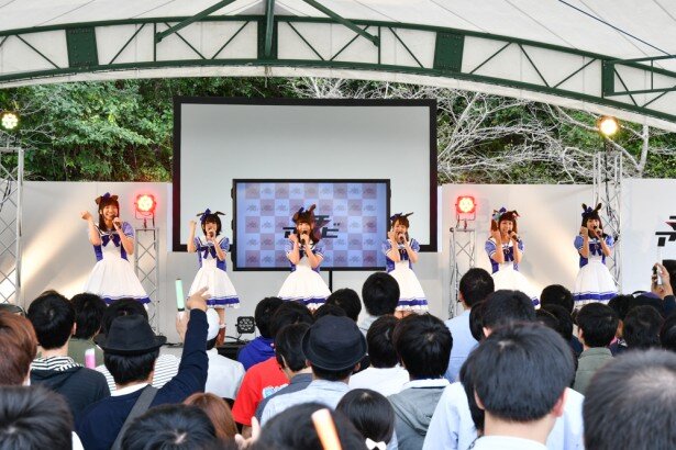 マチ★アソビ vol.17眉山山頂ステージ「ウマ娘」ライブステージの様子です<br>