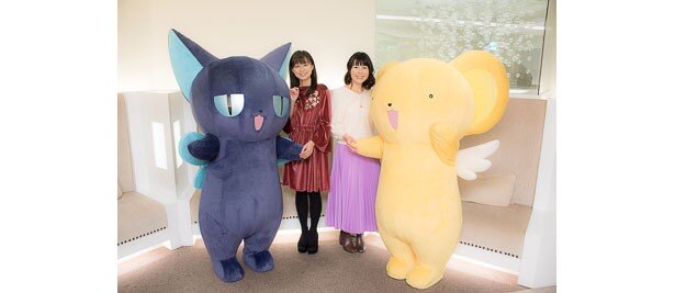 「劇場版カードキャプターさくら」リバイバル上映公開初日舞台挨拶に出演した、スッピー・岩男潤子さん・丹下桜さん・ケロちゃん(左→右)<br>